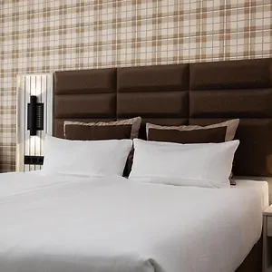 Hotel Innception, Kolonia